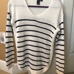 Quinn Size Small Sweater